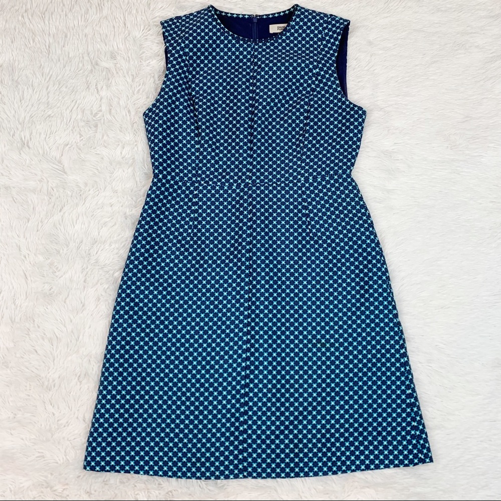 Diane Von Furstenberg sleeveless printed mini dress crew neck